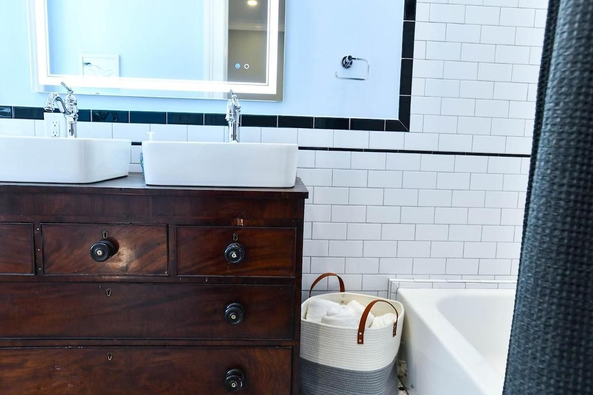 Villere Historic - Bookable Only By New Orleans