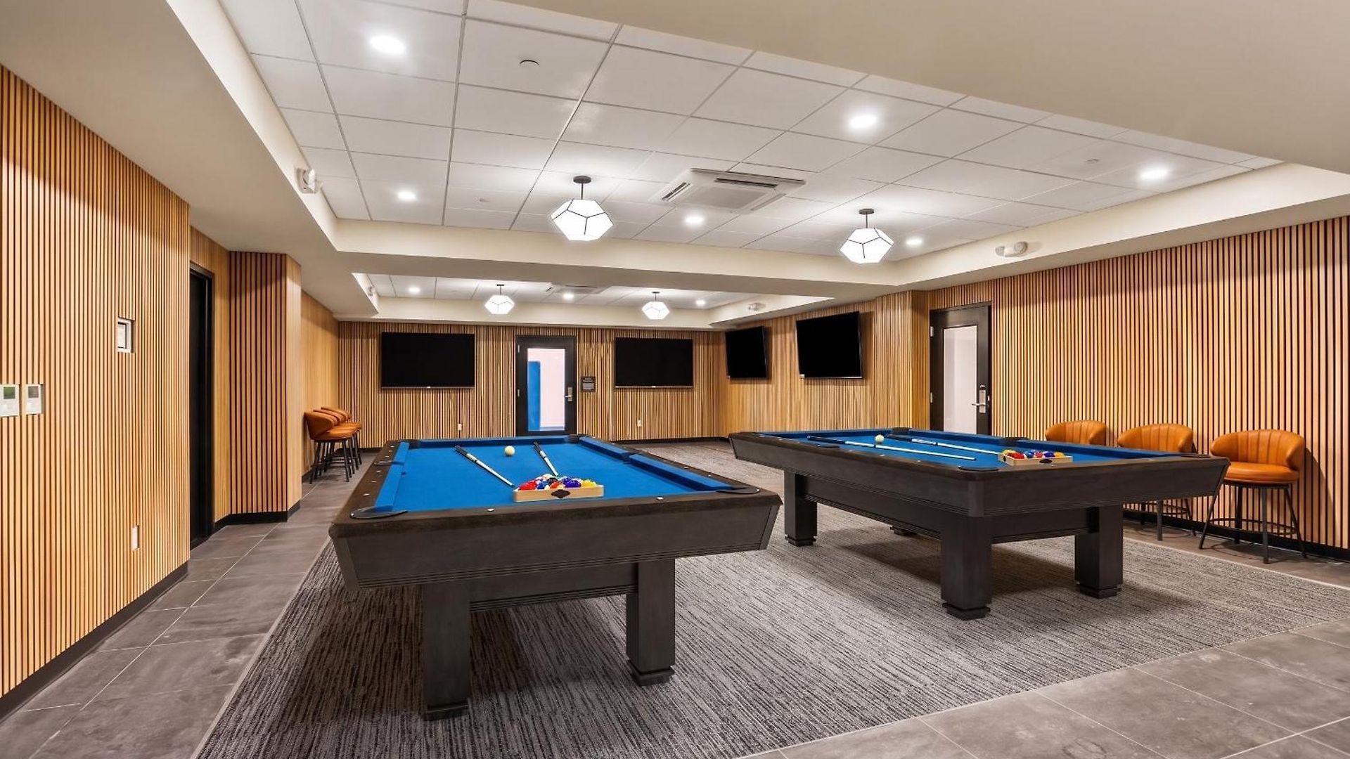 Aparthotel Vcay 5br 5ba Group Near Superdome New Orleans