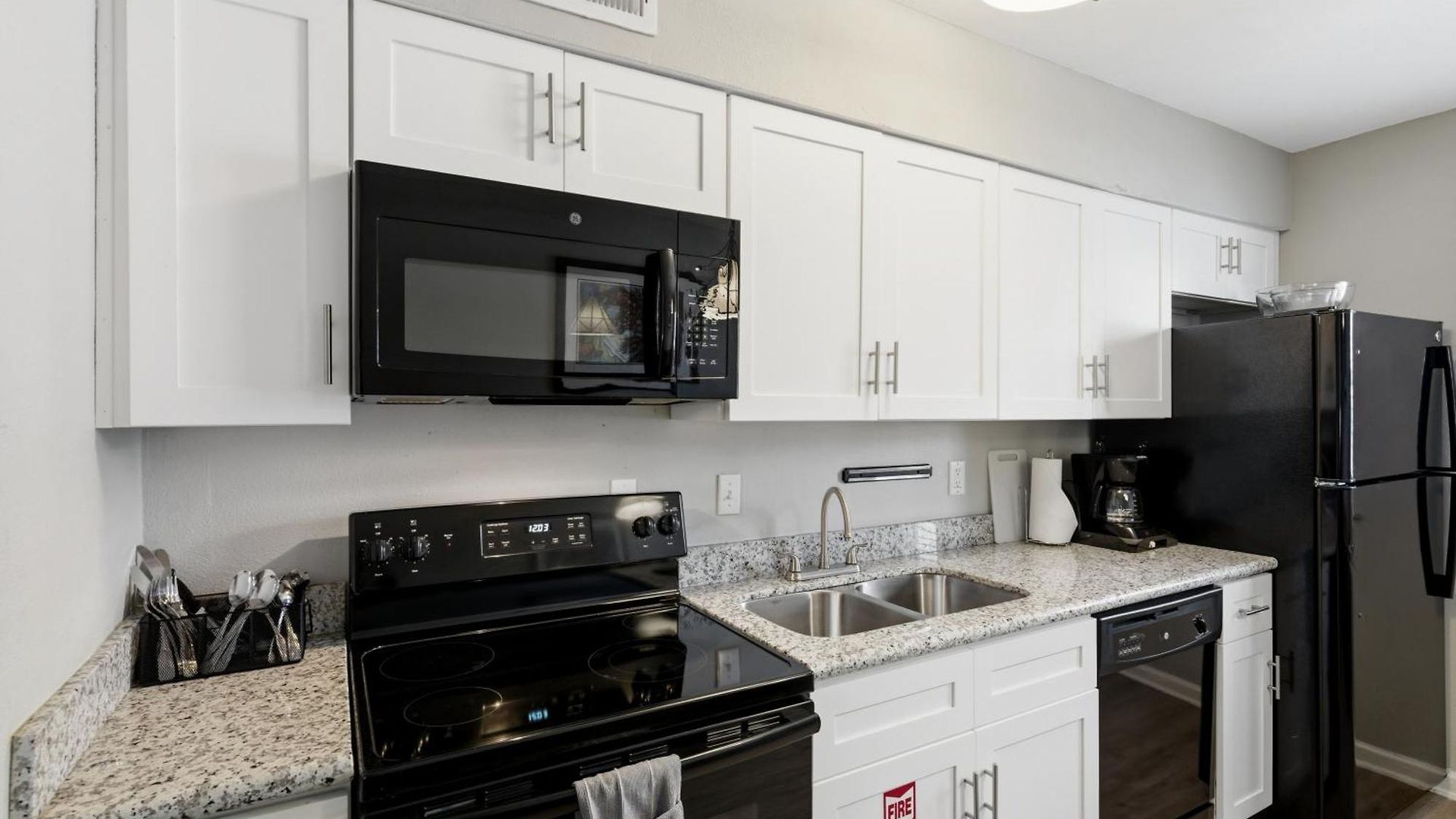 Aparthotel Frenchmen 1br Retreat W Pool & Hot Tub Access