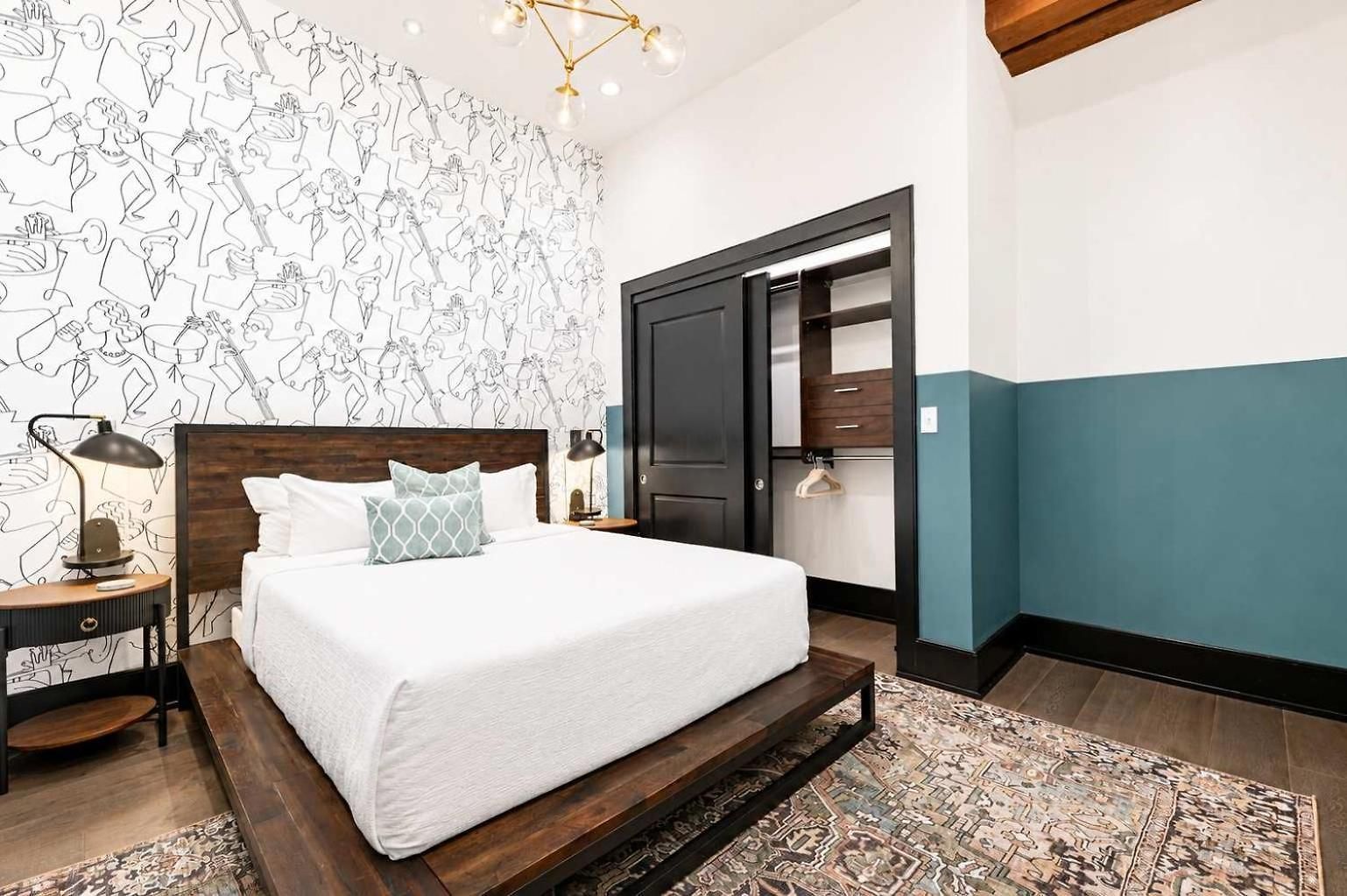 Hotel Downtown 4bd 4ba Sleeps 12 New Orleans