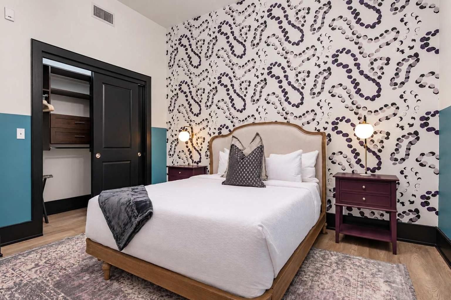 Hotel Luxury Rooftop Pool Walk-french Qtr *
