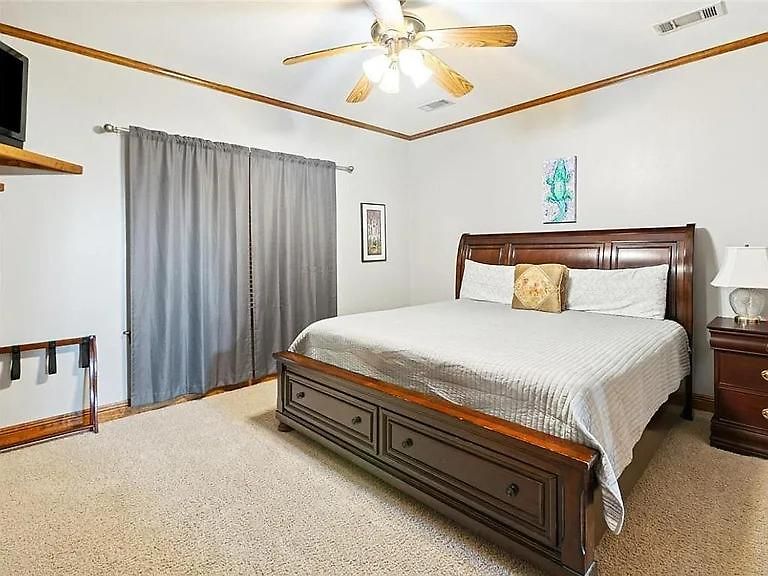 Catherine 5br 4ba