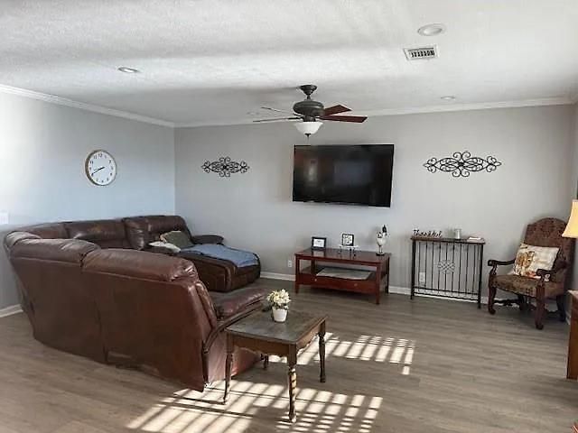 Waterfront Escape 3br 2ba Dock Holiday home New Orleans