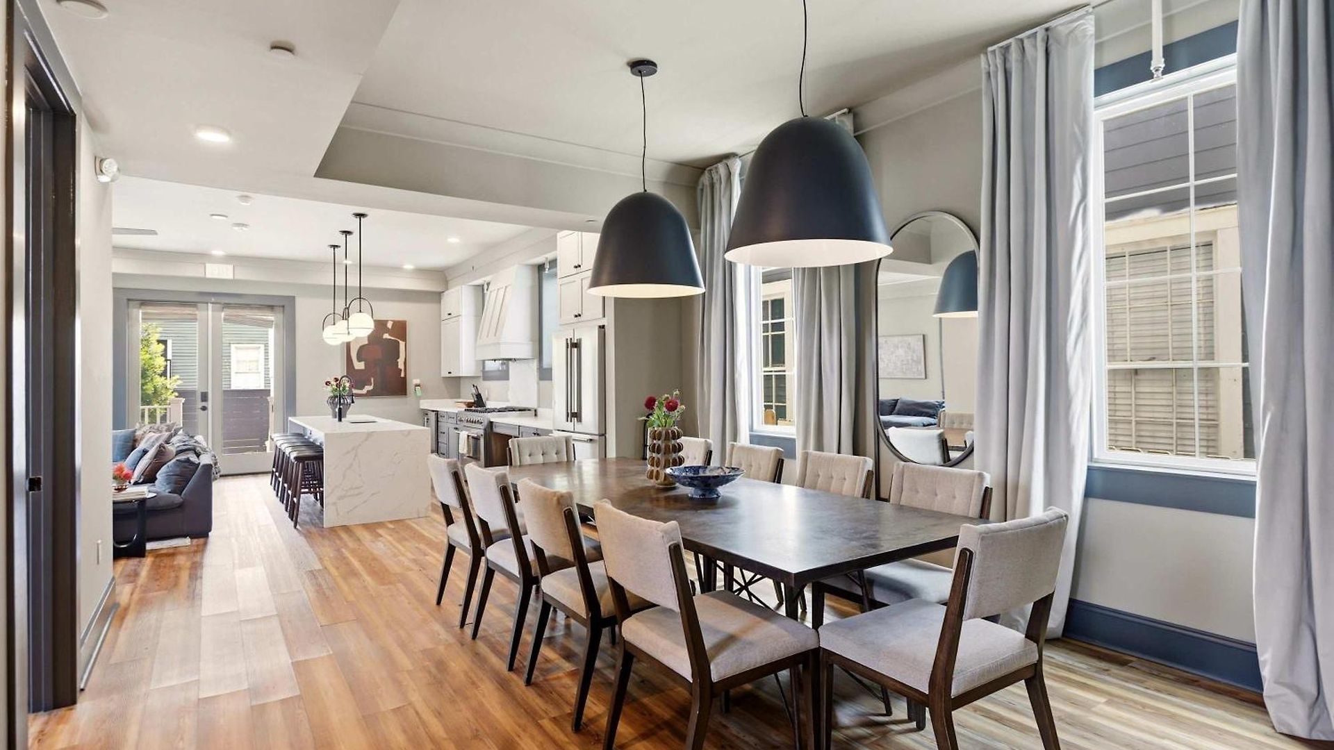 Luxe Sunlit Heated Pool & Near Cbd Holiday home *
