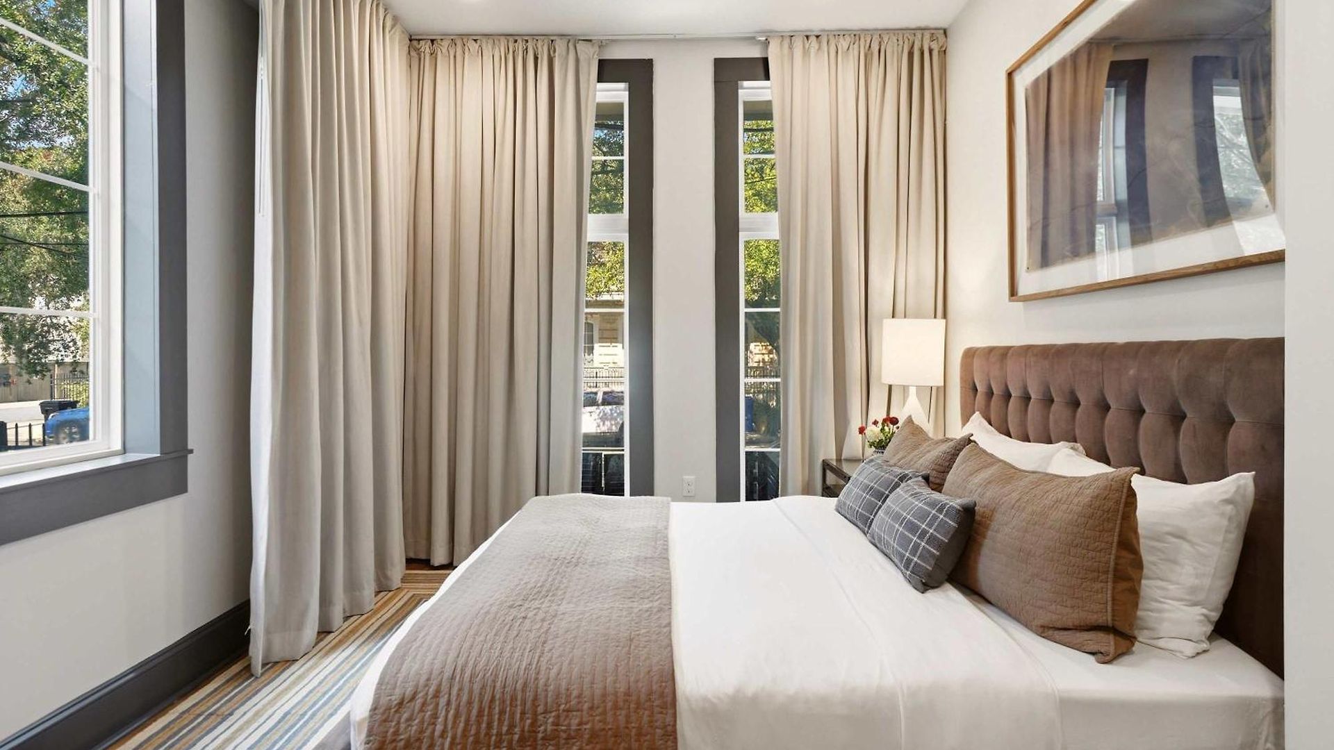 Luxe Sunlit Heated Pool & Near Cbd Holiday home *