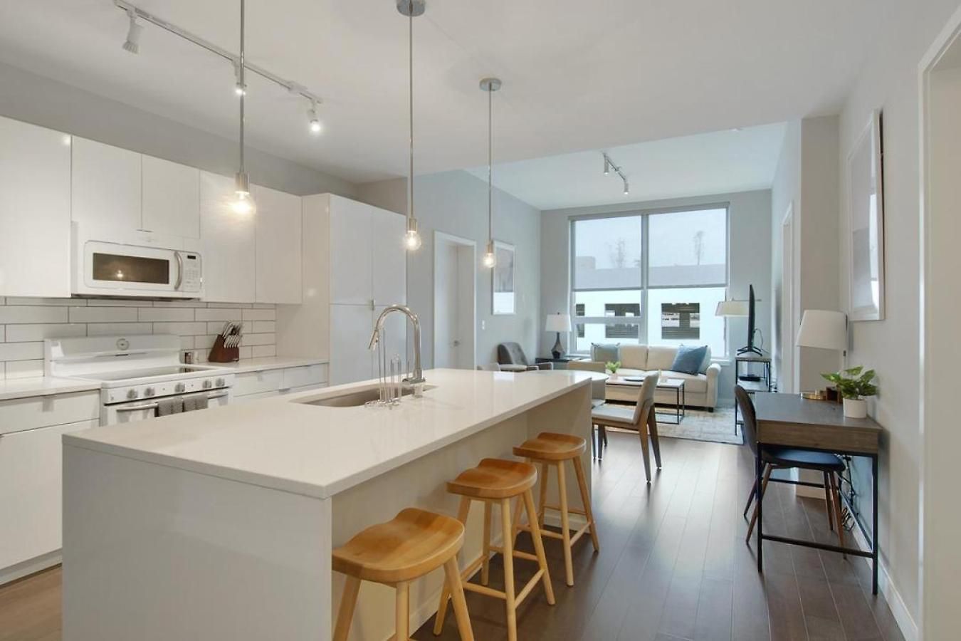Landing Modern With Amazing Amenities Apartment *