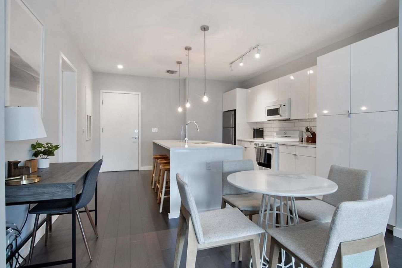 Landing Modern With Amazing Amenities Apartment *
