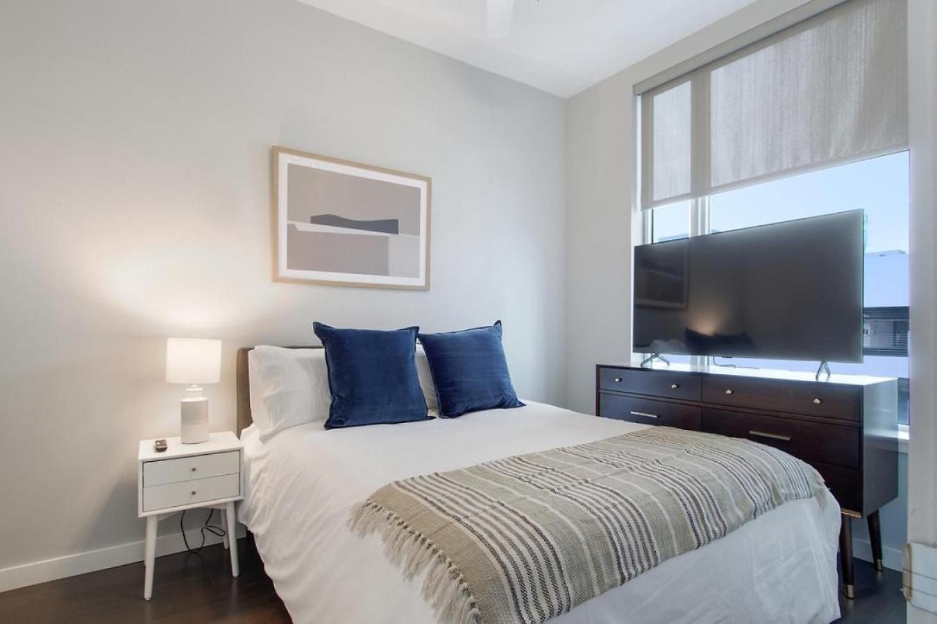 Landing Modern With Amazing Amenities