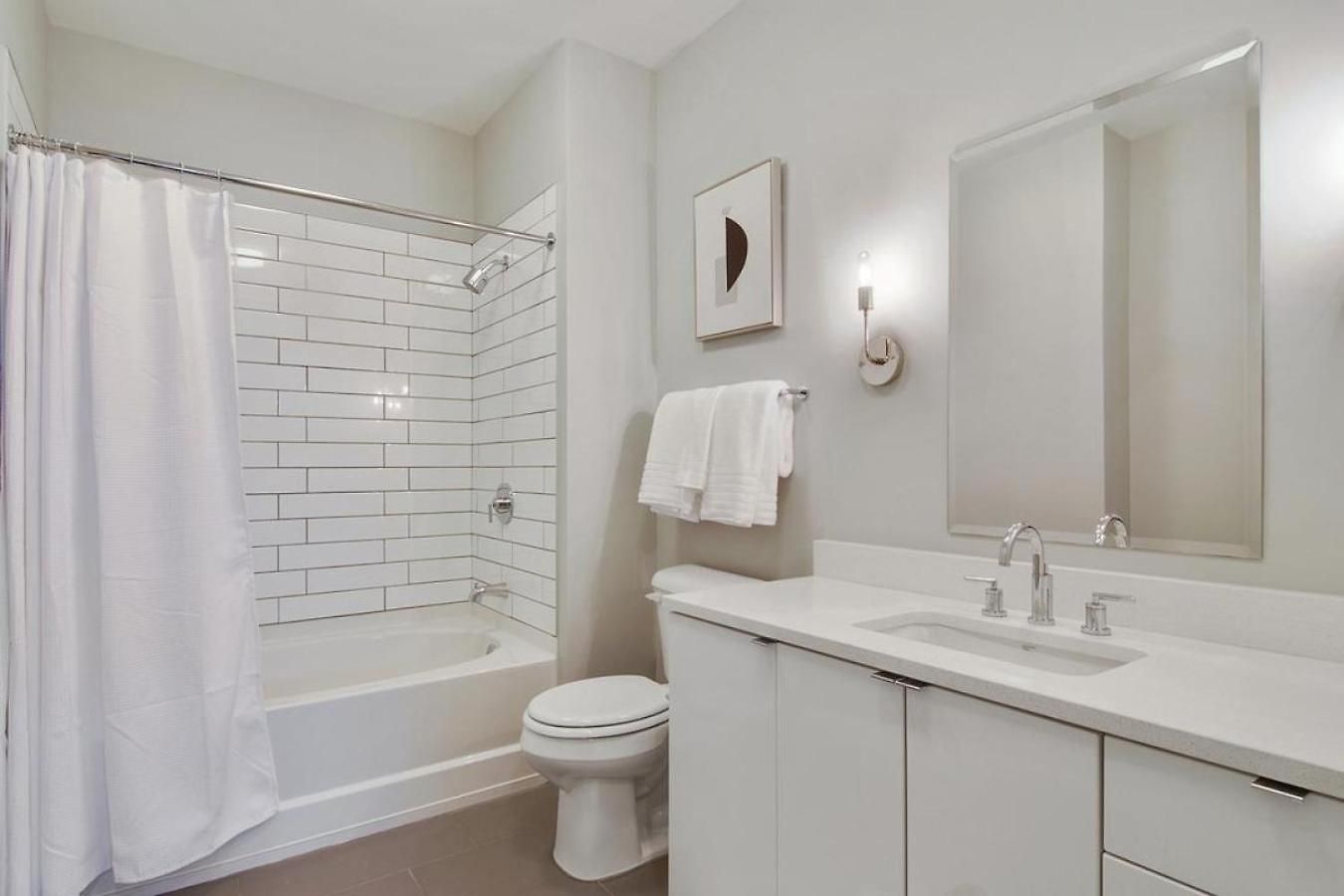 Landing Modern With Amazing Amenities Apartment
