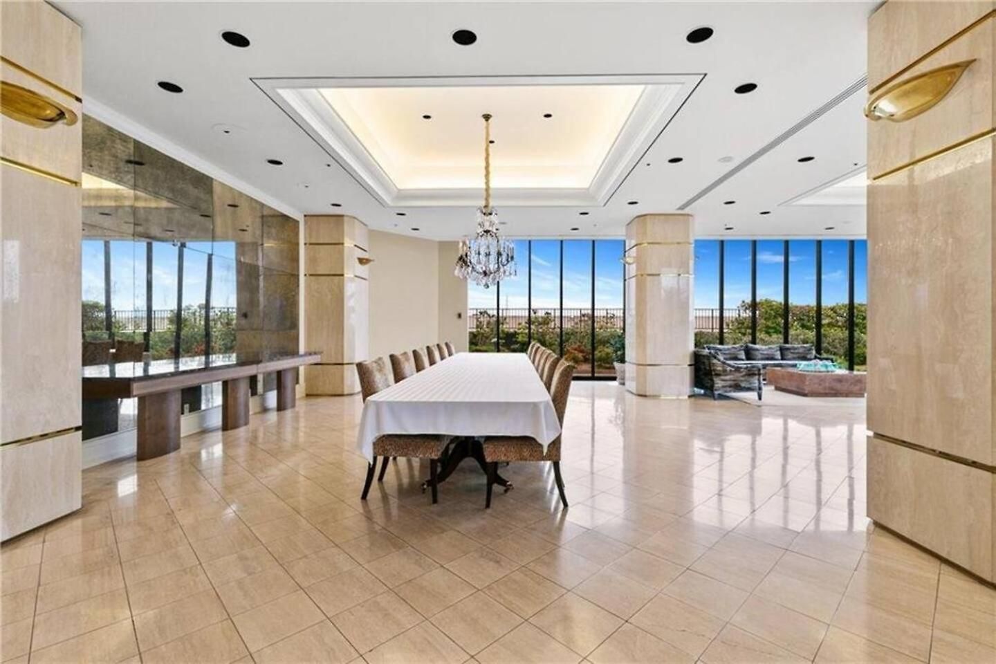 Penthouse Living Panoramic Views *