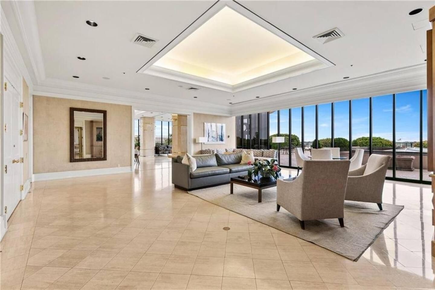 Penthouse Living Panoramic Views