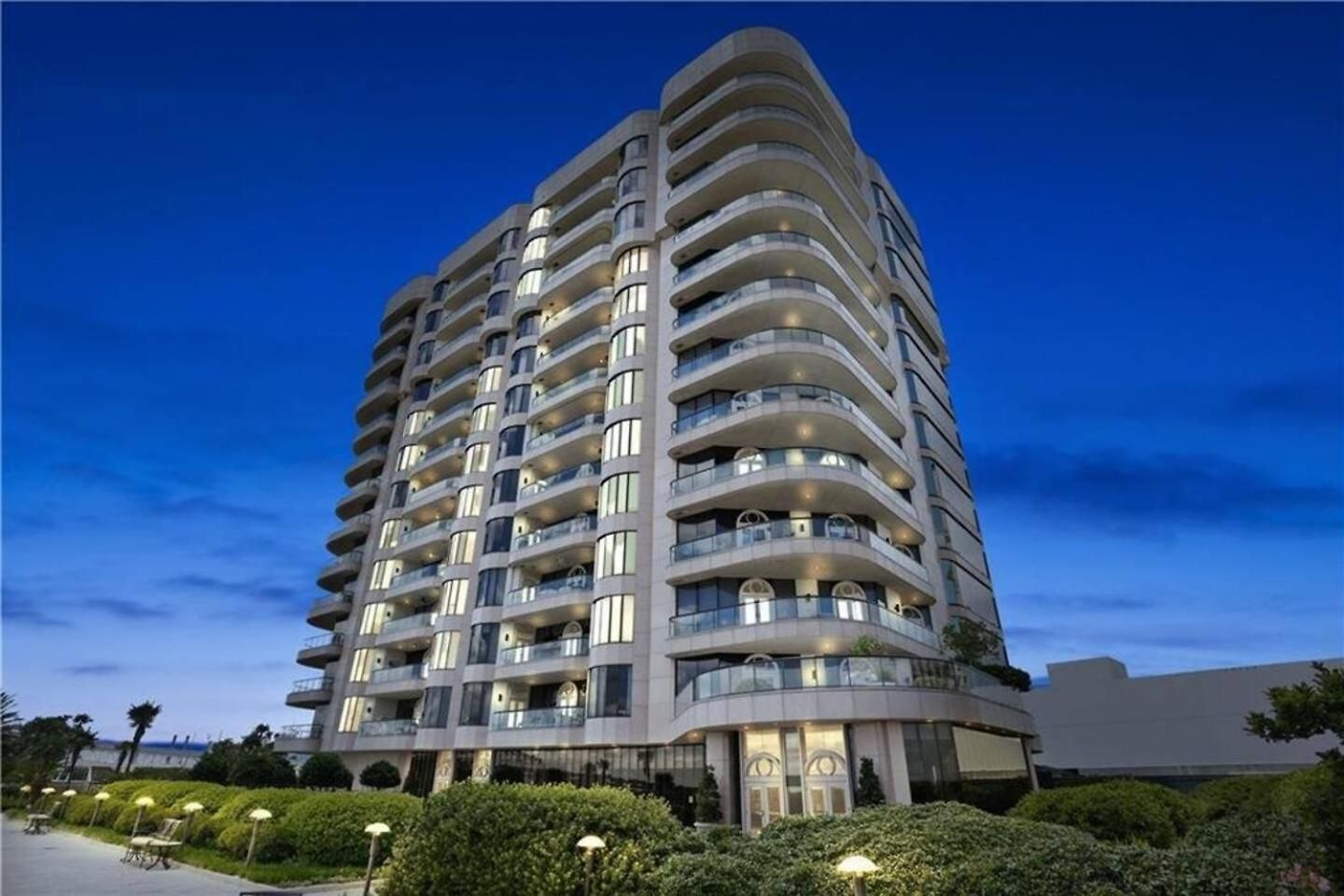 Penthouse Living Panoramic Views *