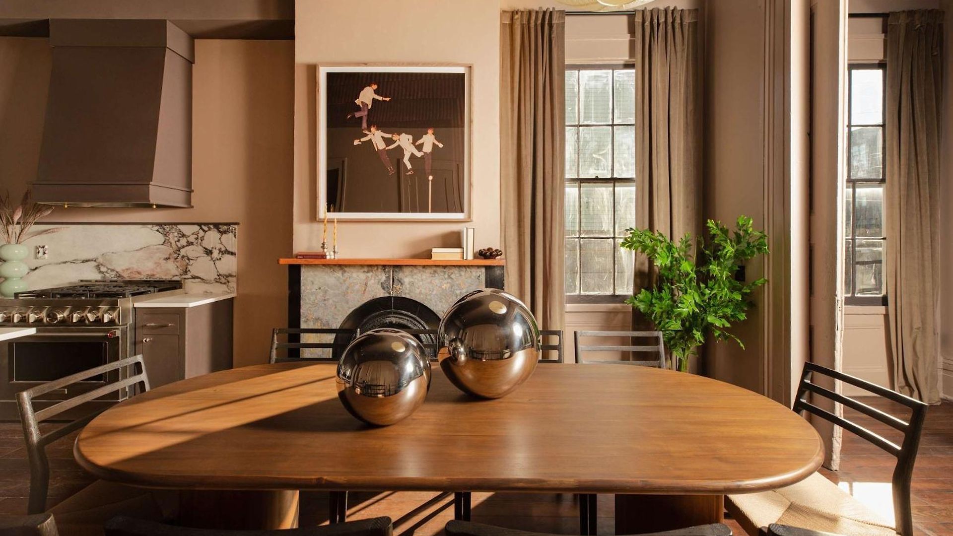 Luxury On Magazine Shared Heated Pool & Apartment *
