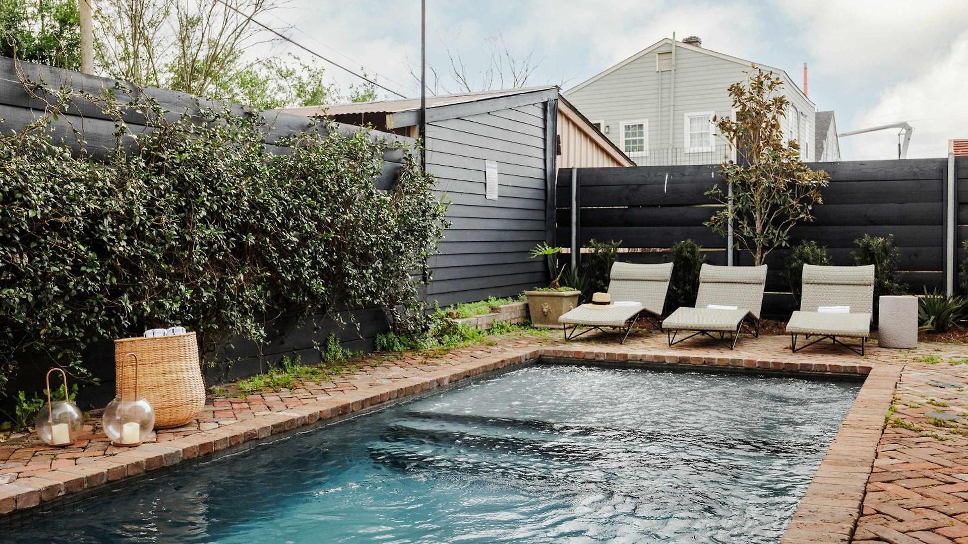 Luxury On Magazine Shared Heated Pool & Apartment New Orleans