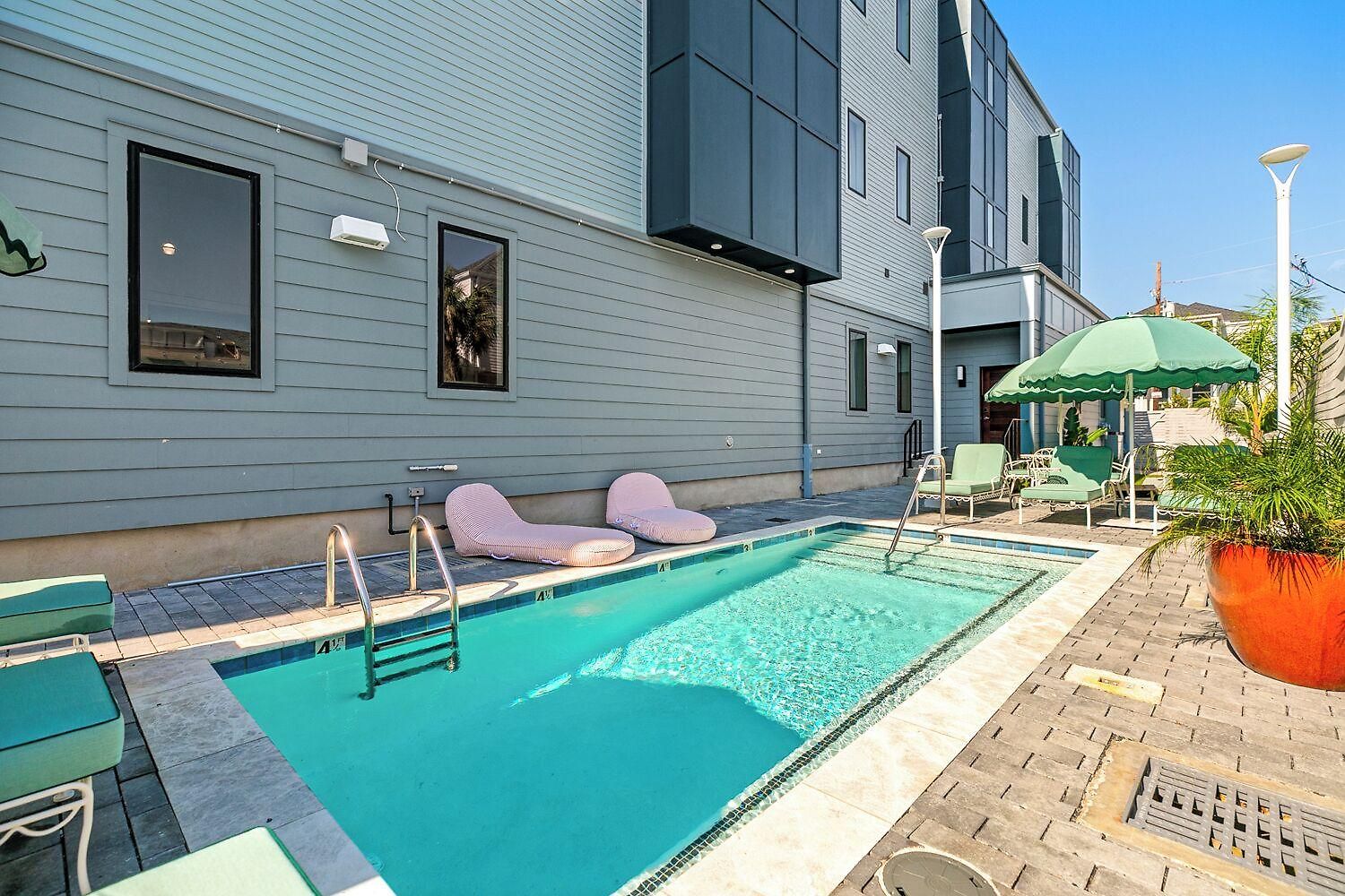 The Revelry Aparthotel New Orleans