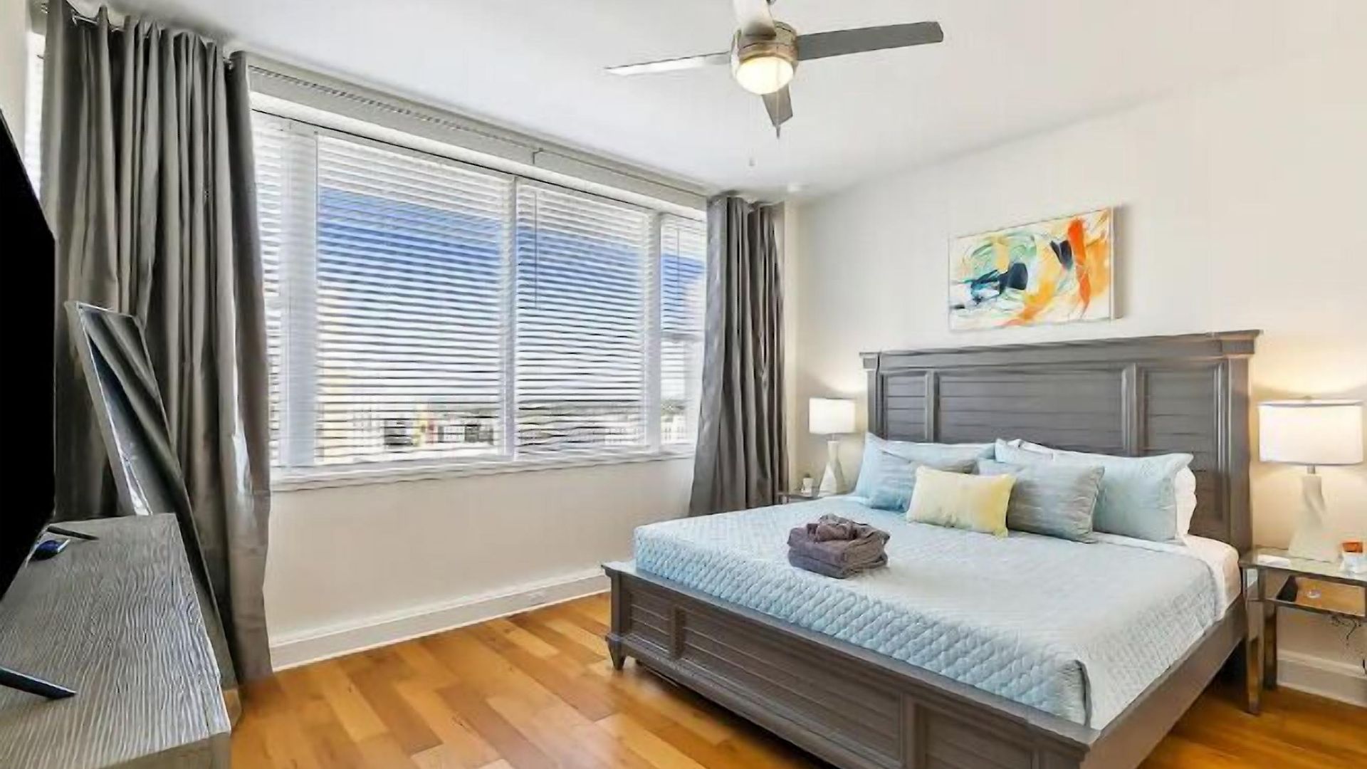 Beautiful Walk To French Quarter, Pool, Gym, View * New Orleans