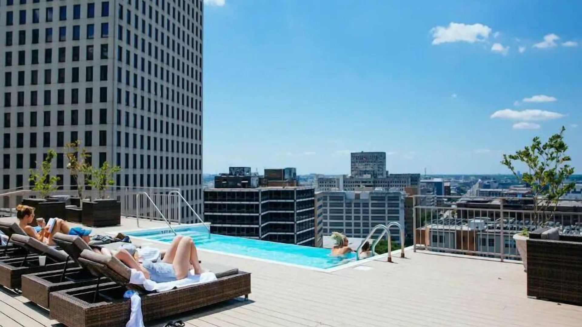 Apartment Beautiful Walk To French Quarter, Pool, Gym, View