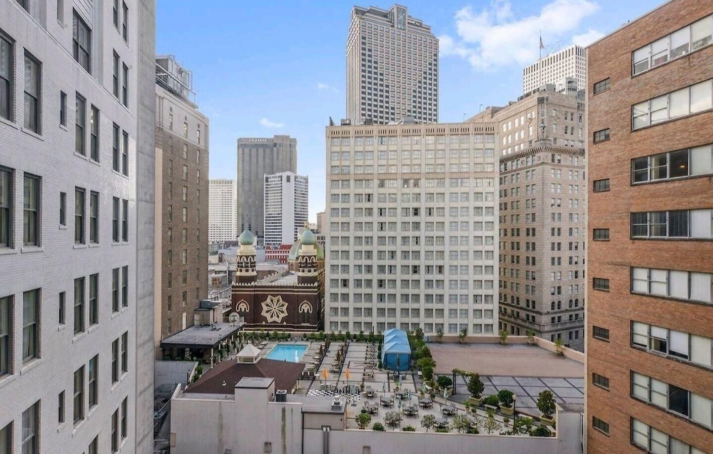 Beautiful Walk To French Quarter, Pool, Gym, View Apartment