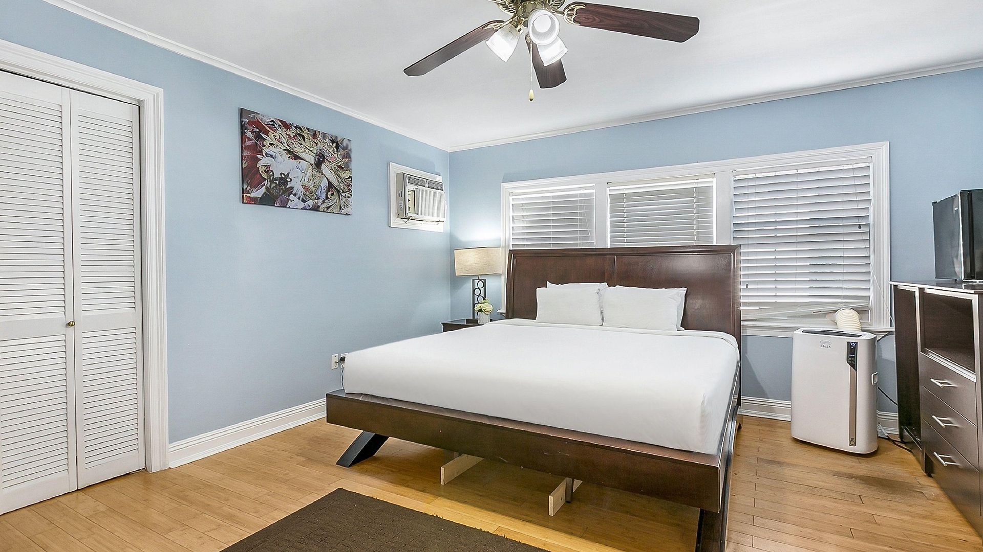 Comfortable Rooms Near All Nola Hot Spots