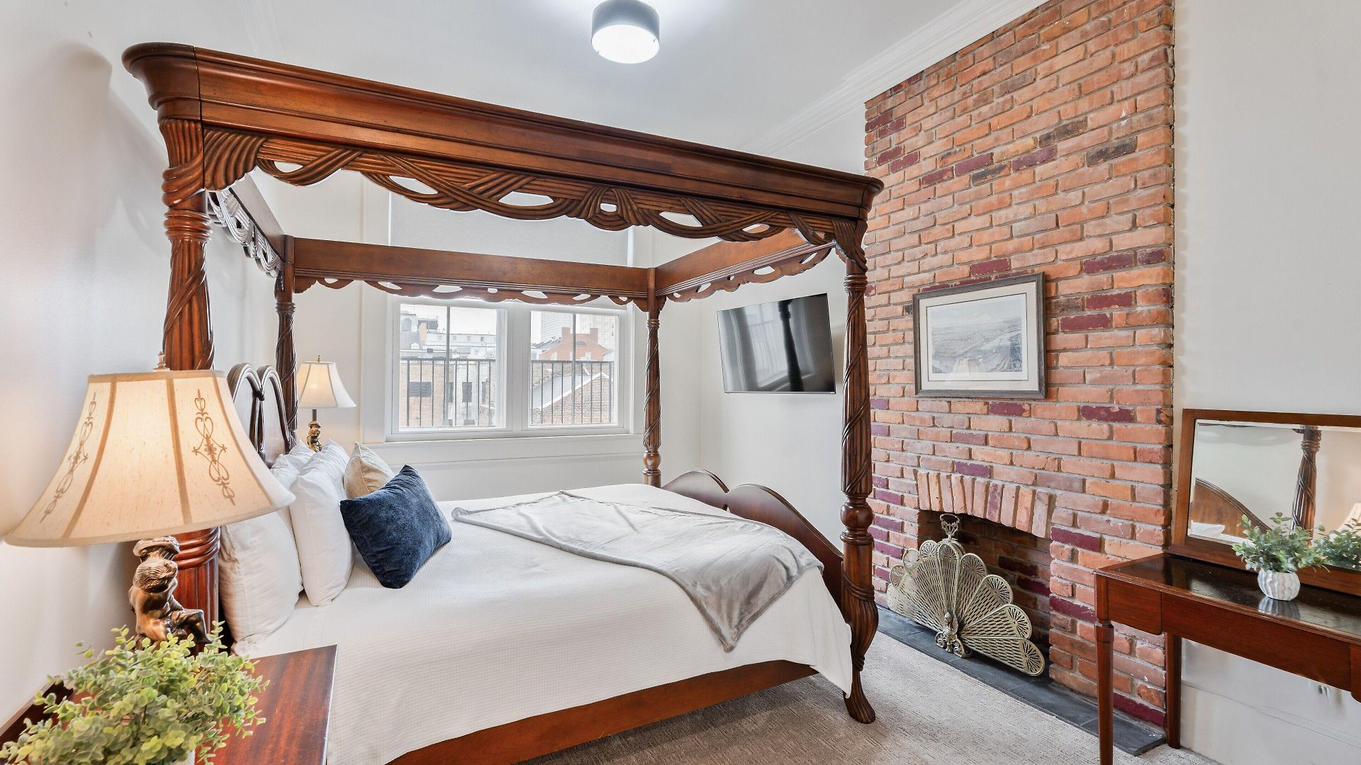 Hotel Grenoble House New Orleans
