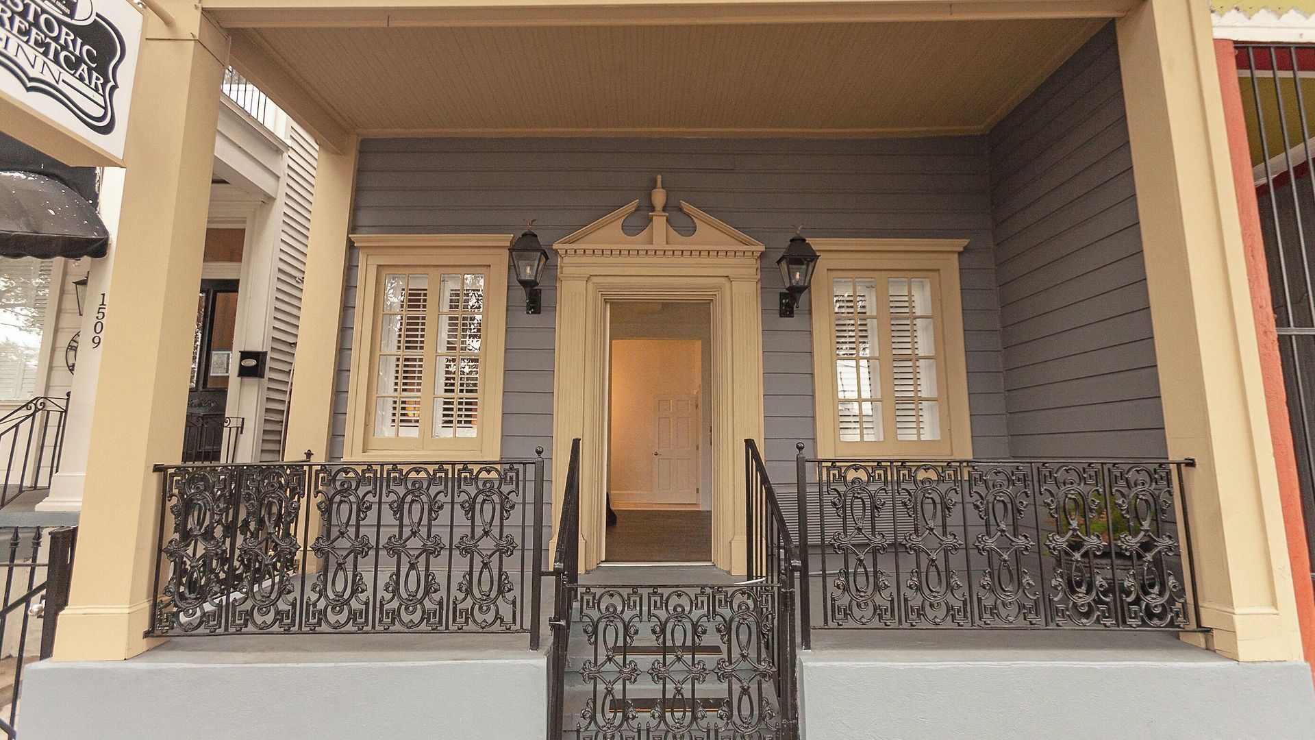 The Carriage House On St Charles 2*