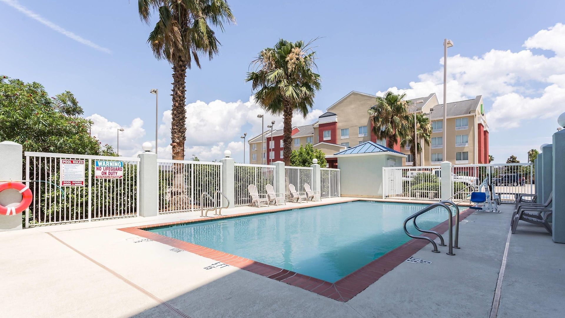 Hotel Comfort East 4*