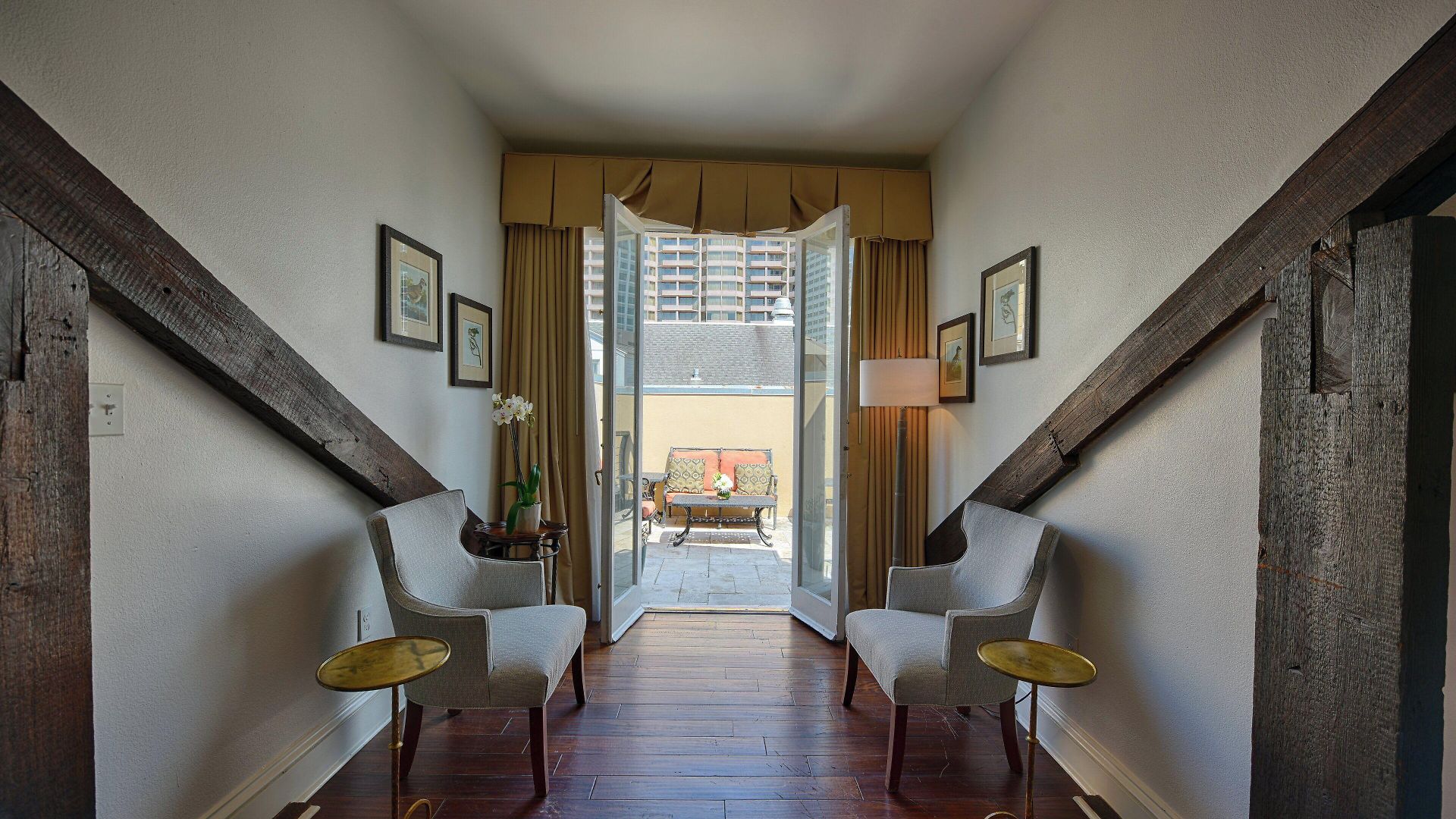 Voco St By Ihg Hotel