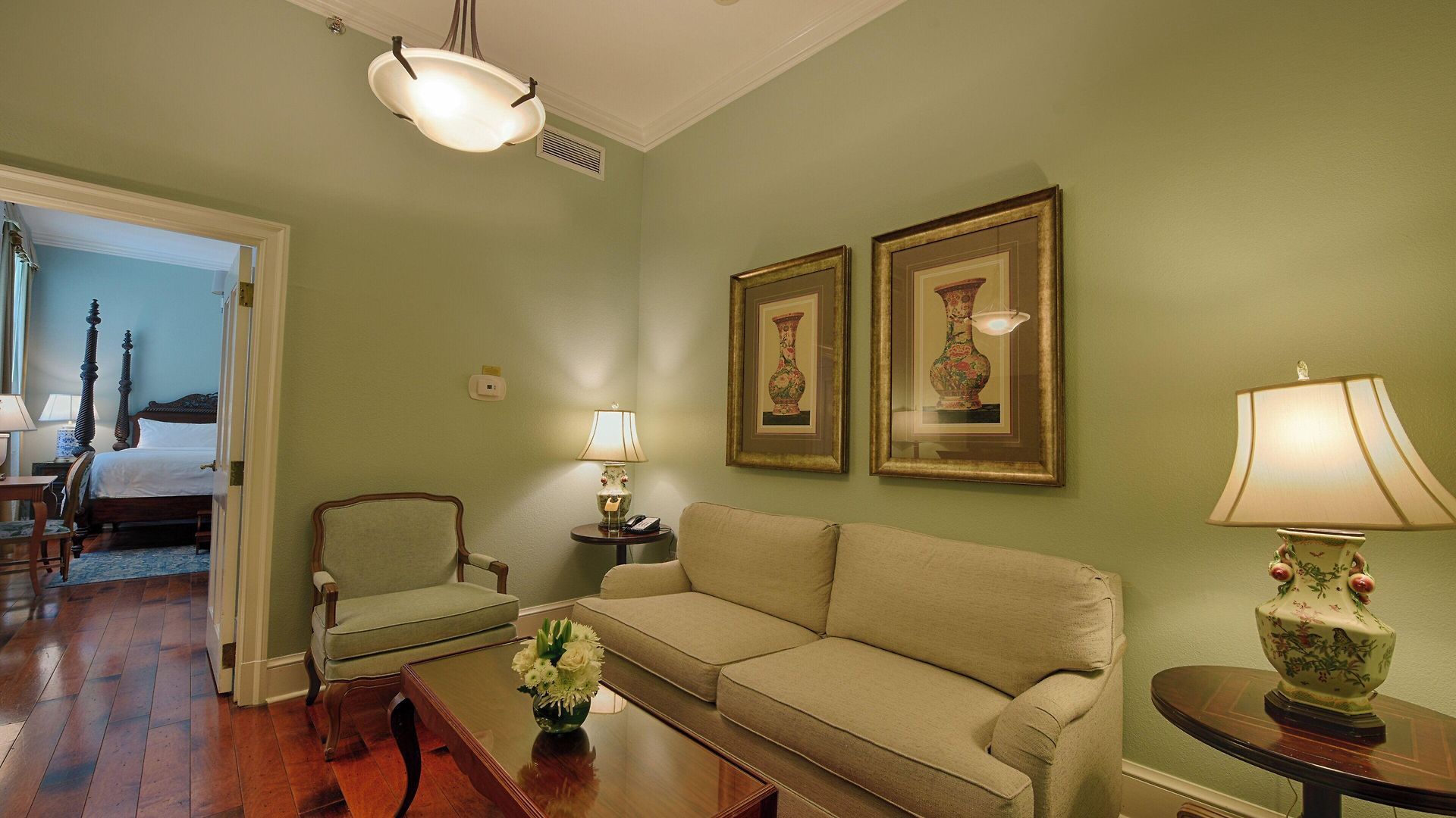 Voco St By Ihg Hotel New Orleans