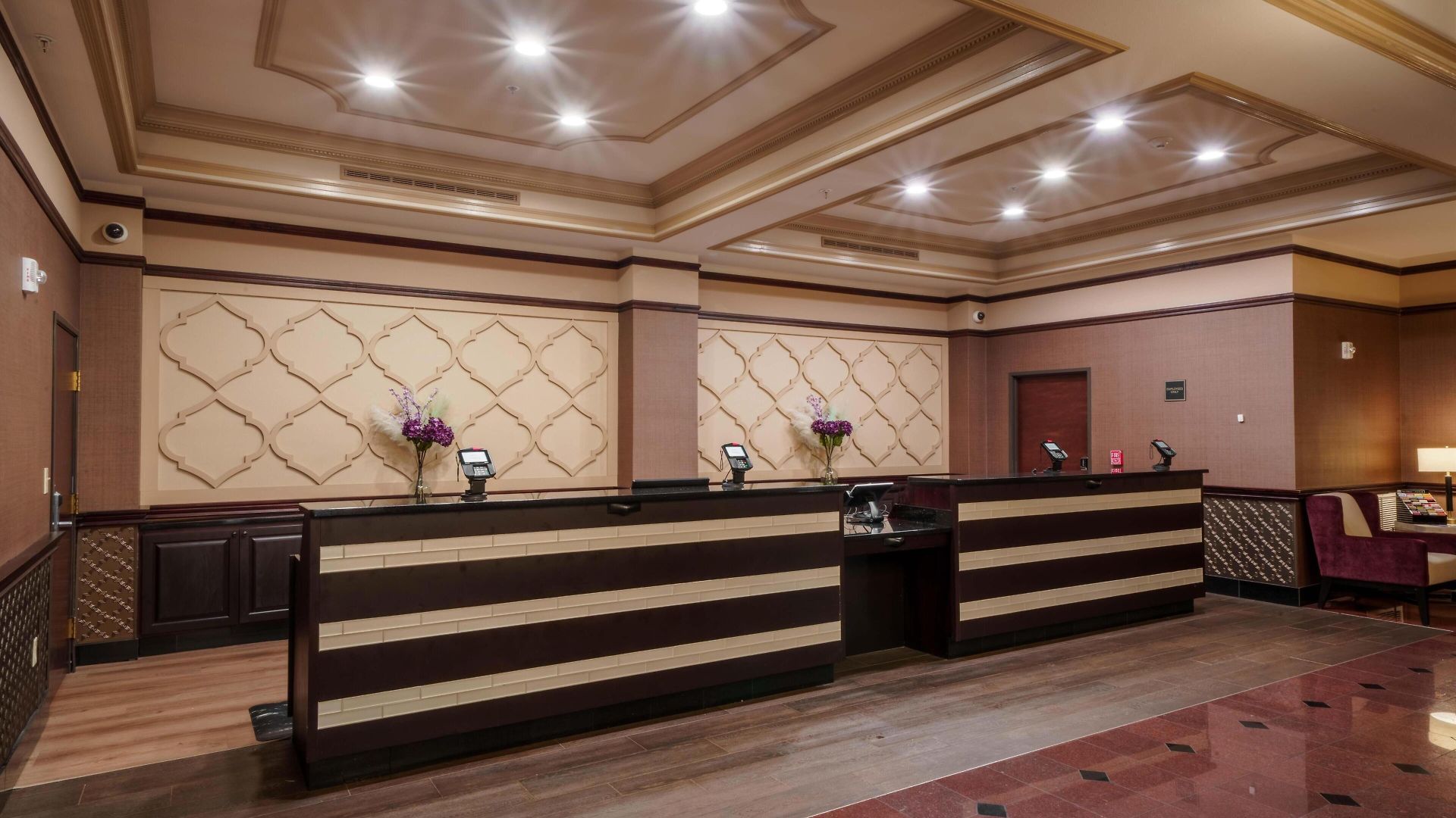 Drury Plaza Hotel 4*