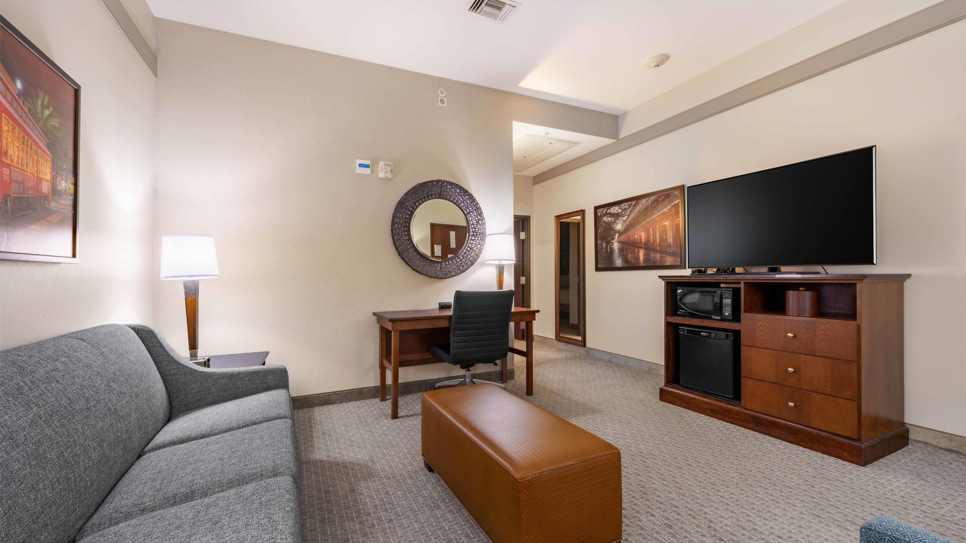 Drury Plaza Hotel 4*