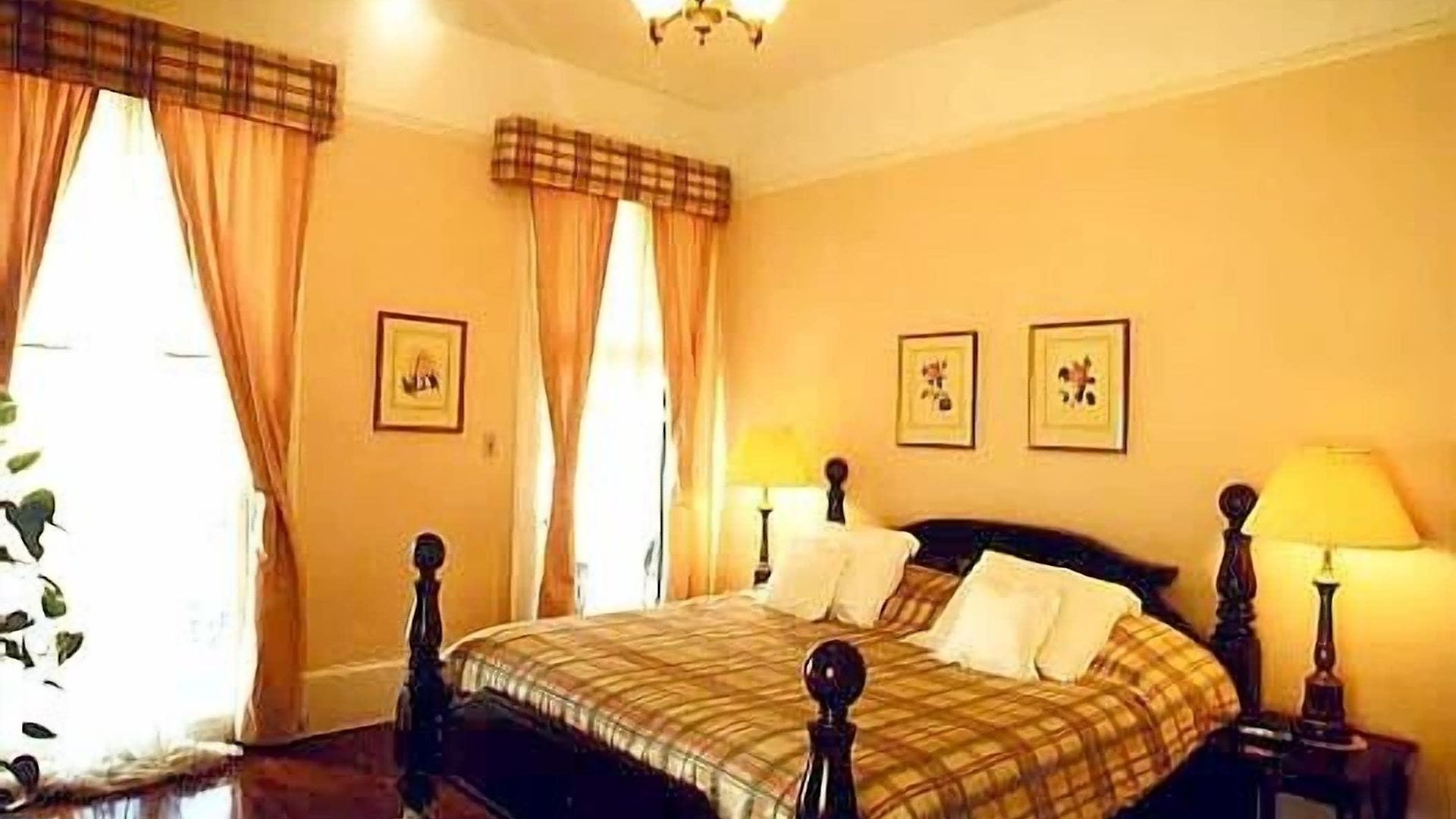 Fairchild House Bed & Breakfast 3*
