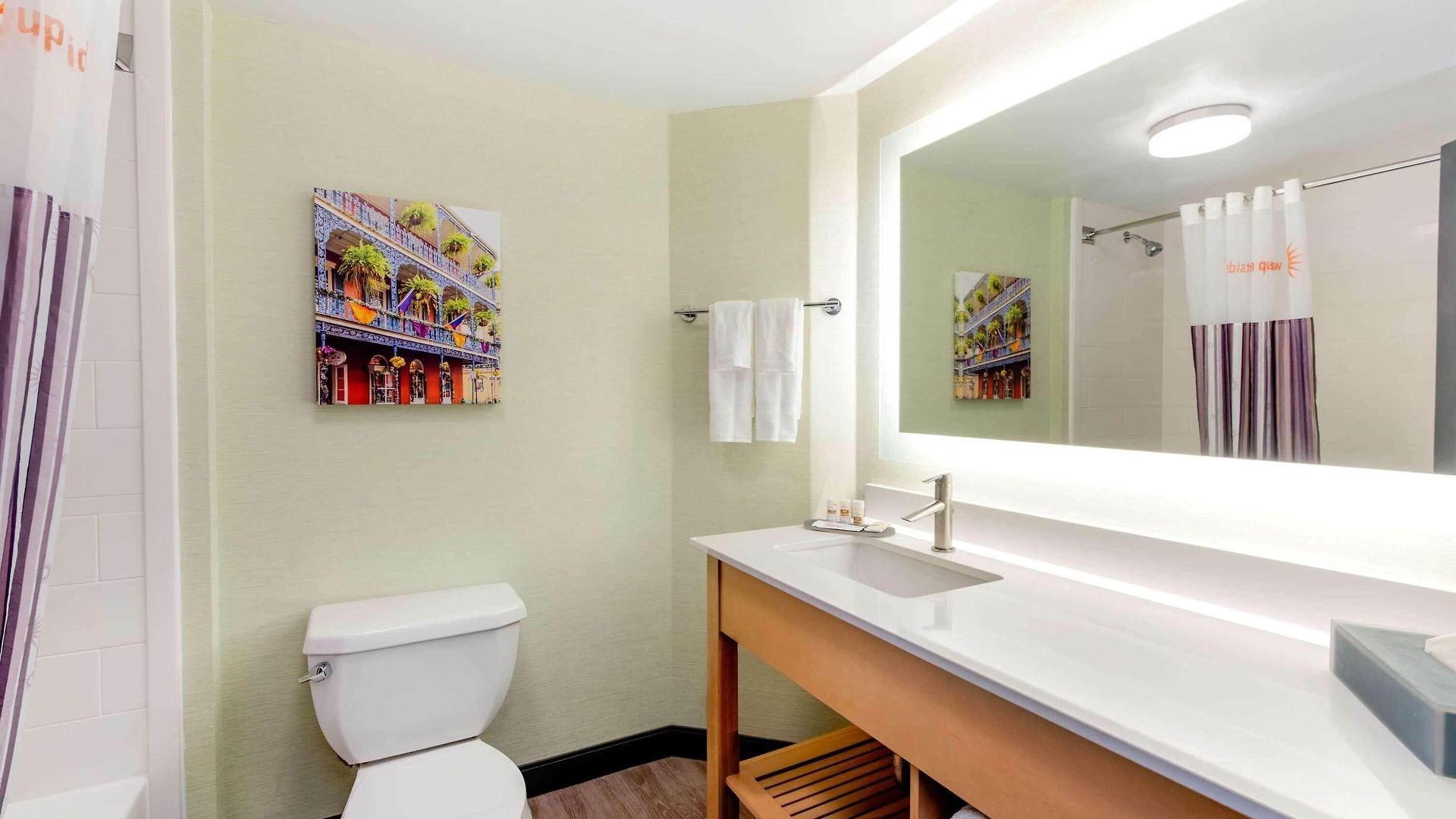 Hotel La Quinta & By Wyndham Downtown 3*