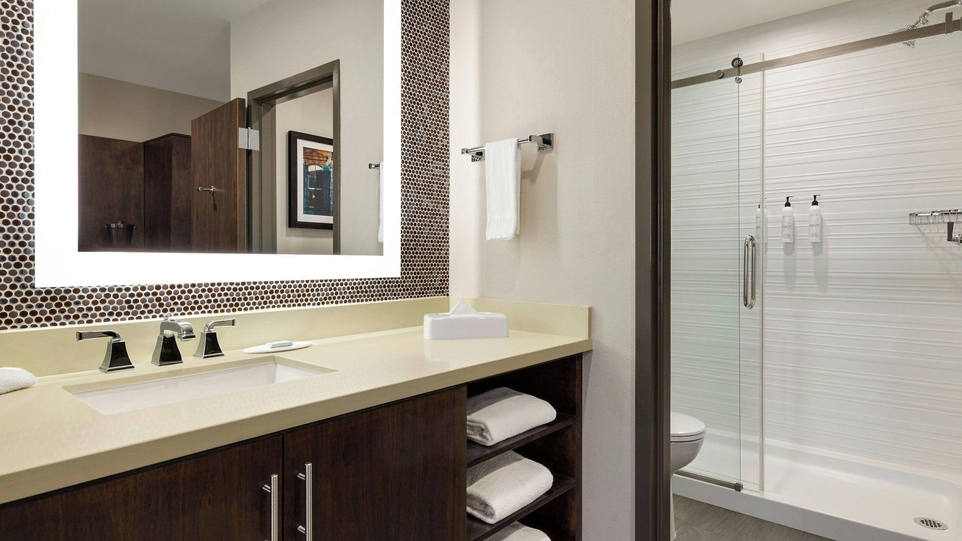 Fairfield By Marriott & Downtown French Quarter Area