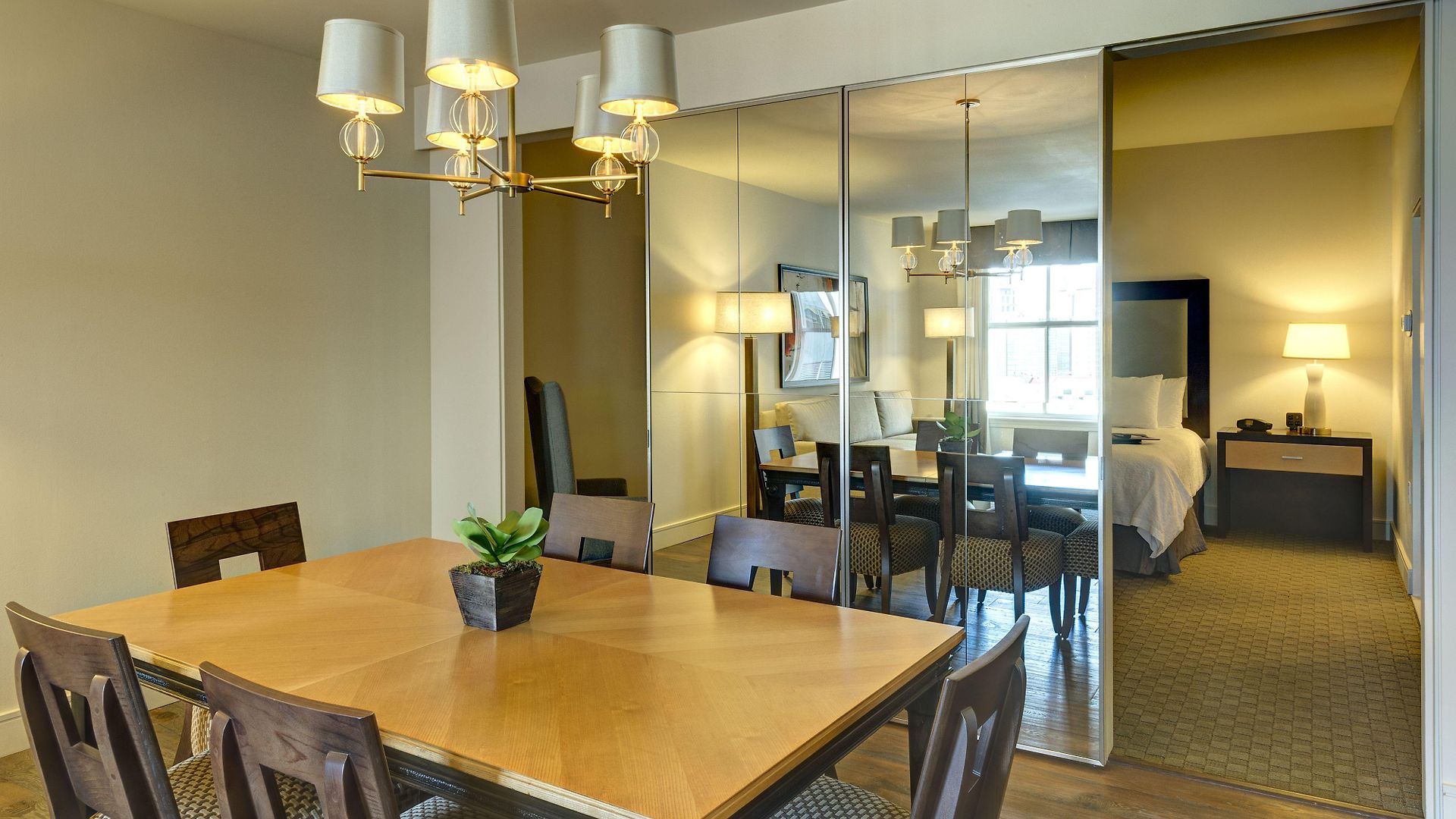 Hampton & Downtown French Quarter Area Hotel New Orleans