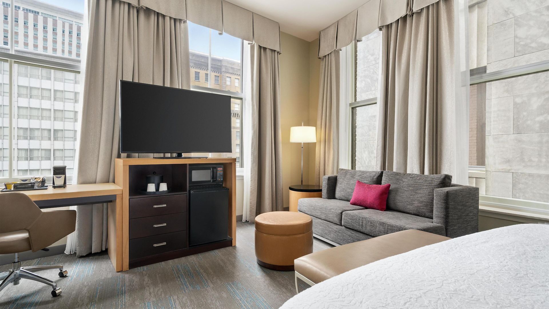 Hampton & Downtown French Quarter Area Hotel