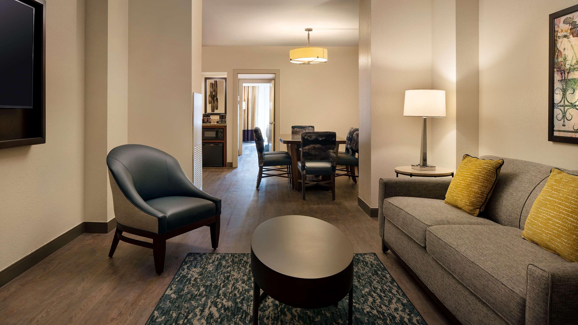 Embassy By Hilton Convention Center Hotel 3*