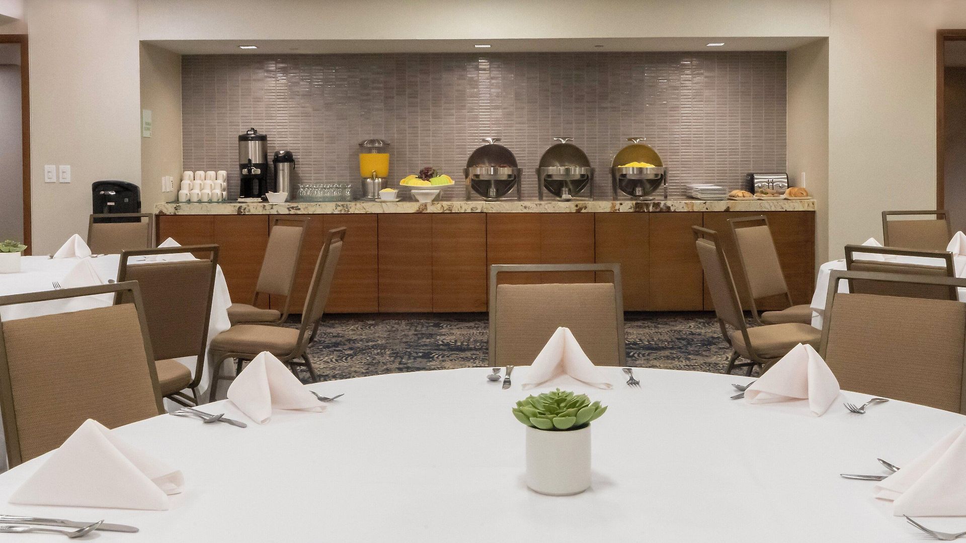 New Orleans-downtown Superdome By Ihg New Orleans