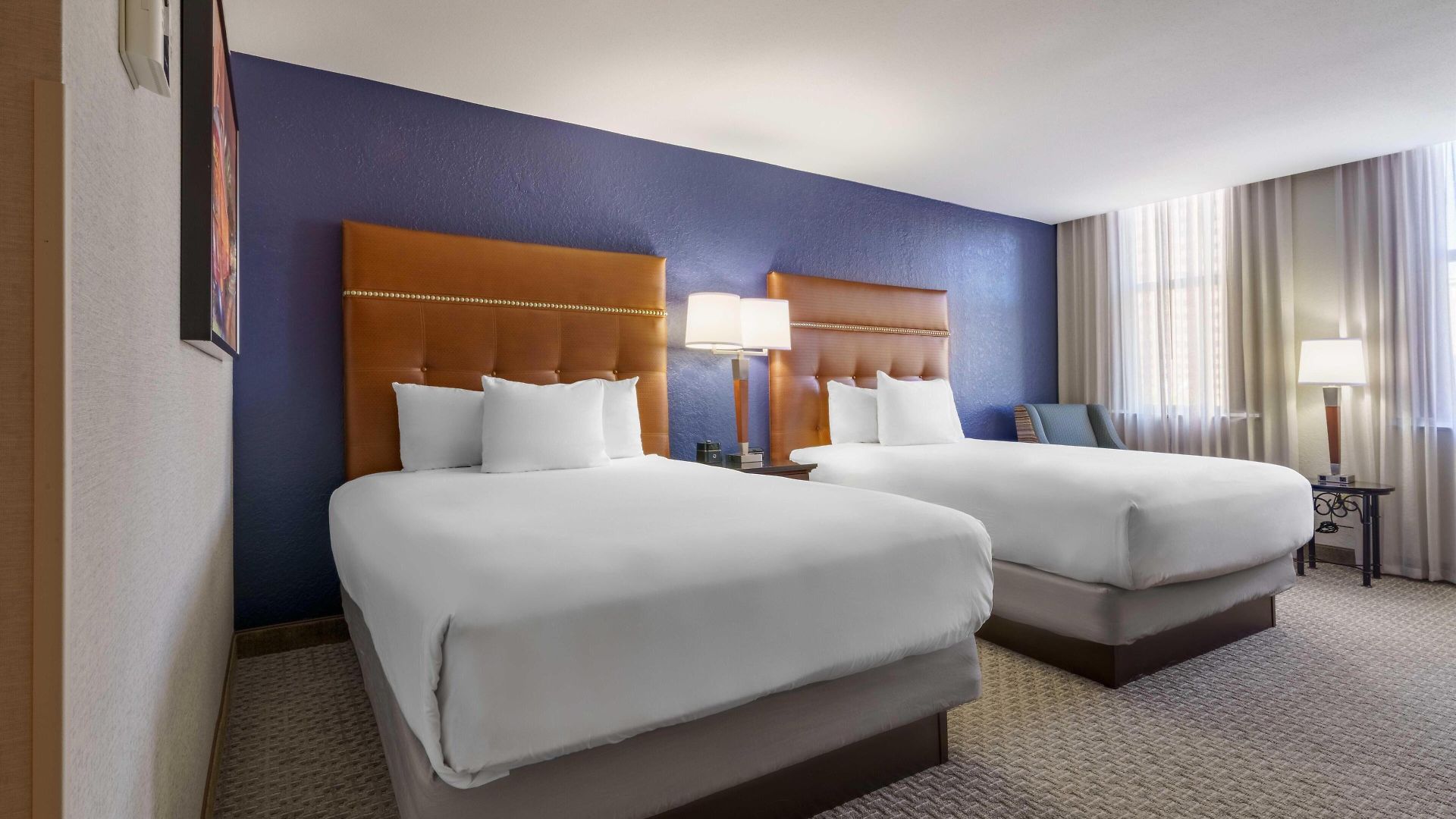 Hotel Drury Plaza 4*