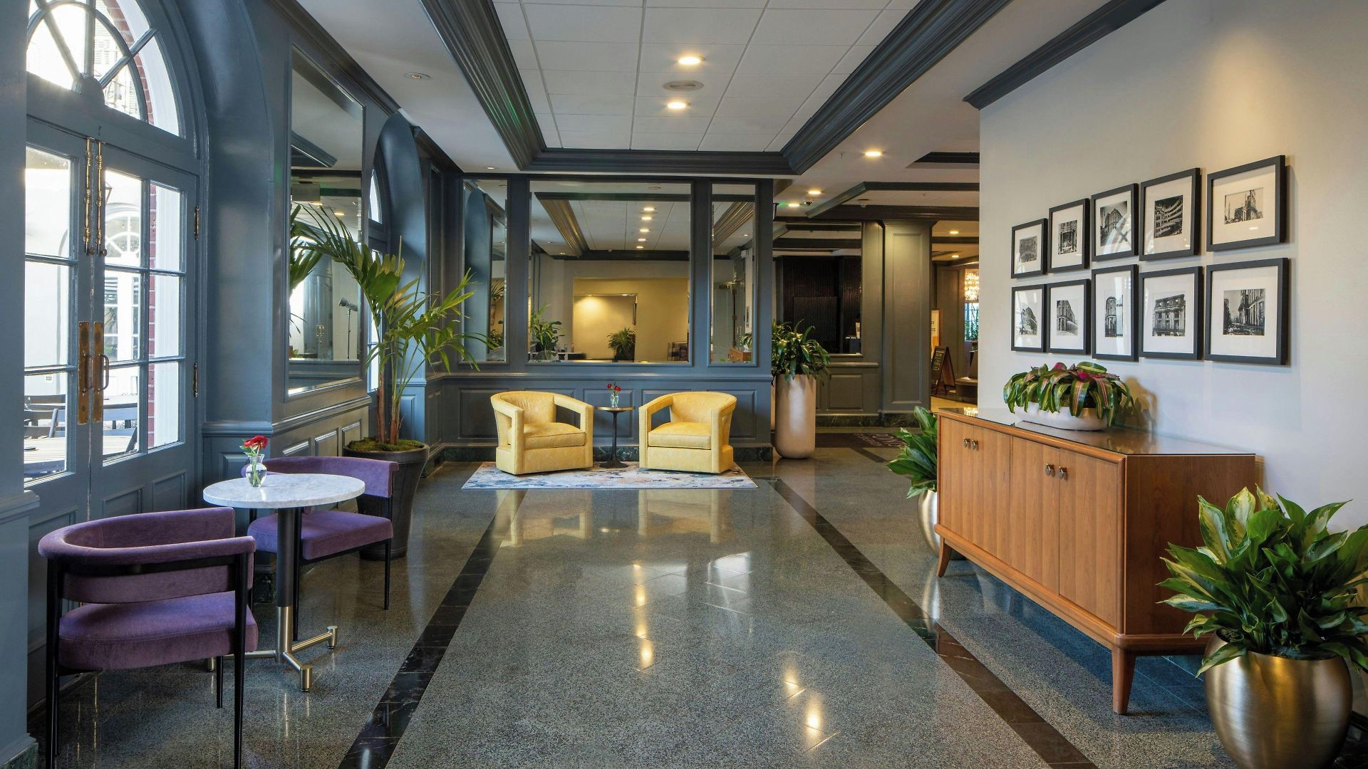 Four Points By Sheraton French Quarter Hotel