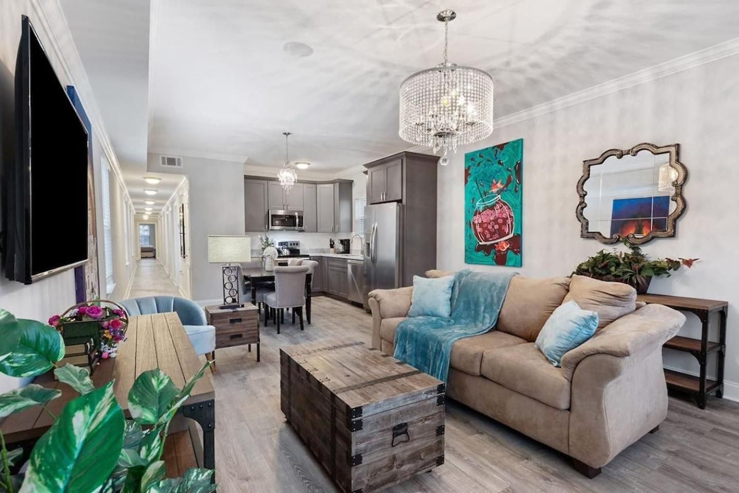 Chic 5 Bedroom Near French Quarter! Holiday home New Orleans