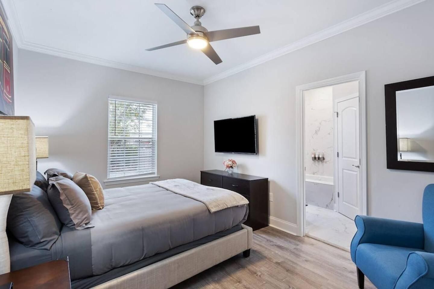 Holiday home Chic 5 Bedroom Near French Quarter!