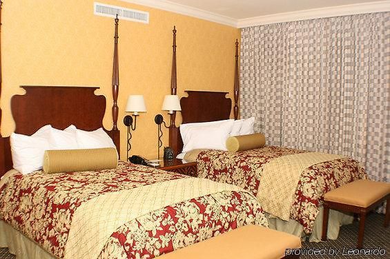 Hotel Hilton / St. Charles Avenue 4*