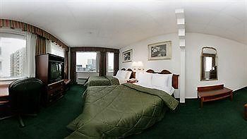 Fairfield By Marriott & Downtown French Quarter Area 3*