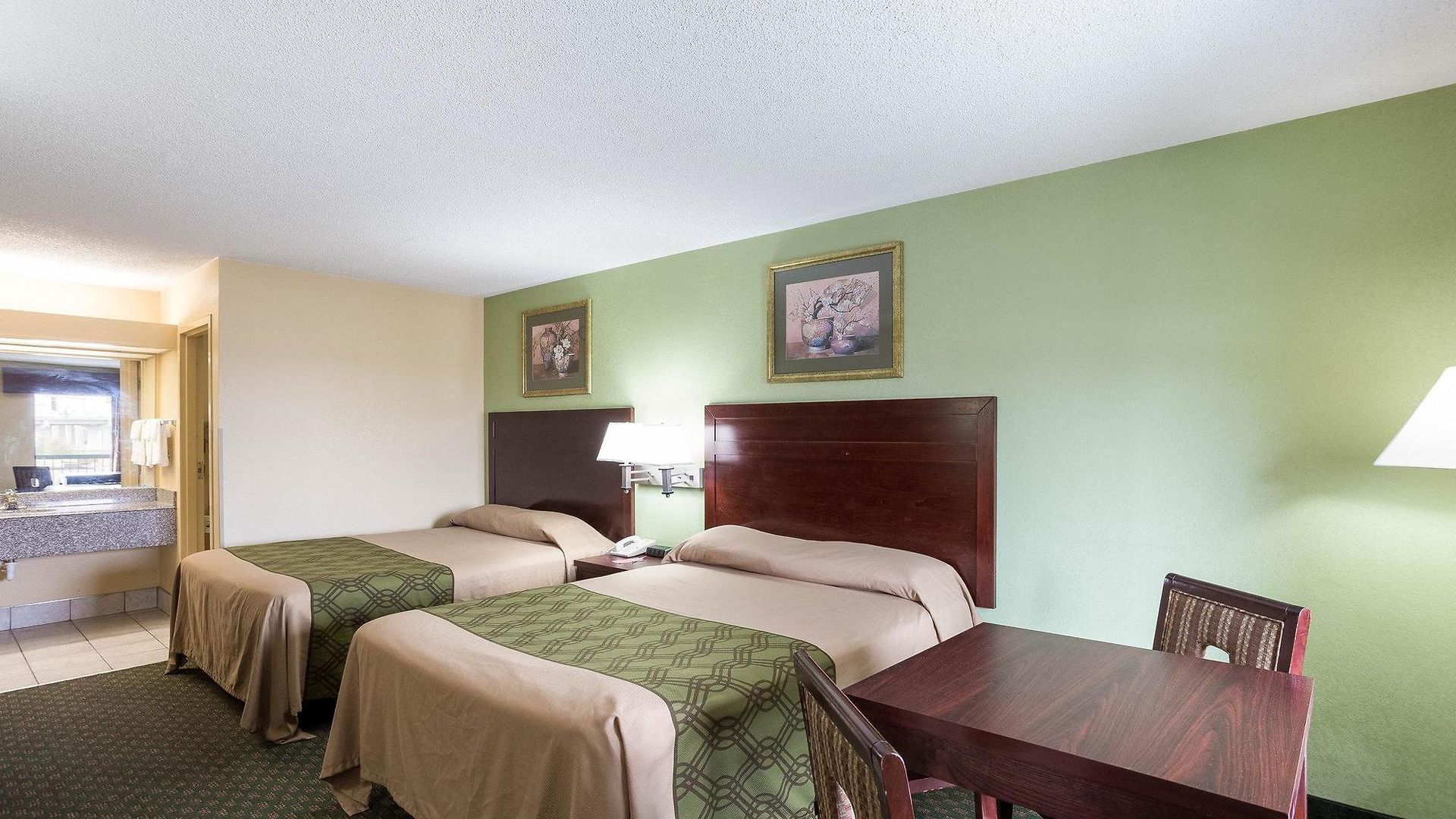 Rodeway & Gentilly Hotel 3*