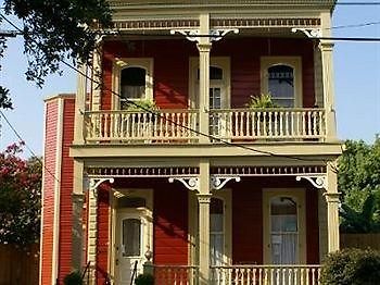 Maison De Macarty Bed & Breakfast