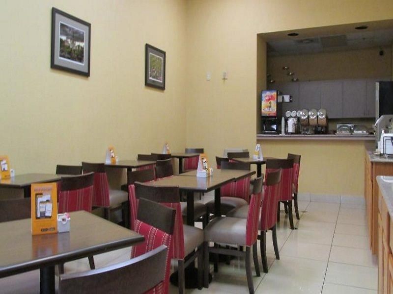 Hotel Fairfield By Marriott & Downtown French Quarter Area