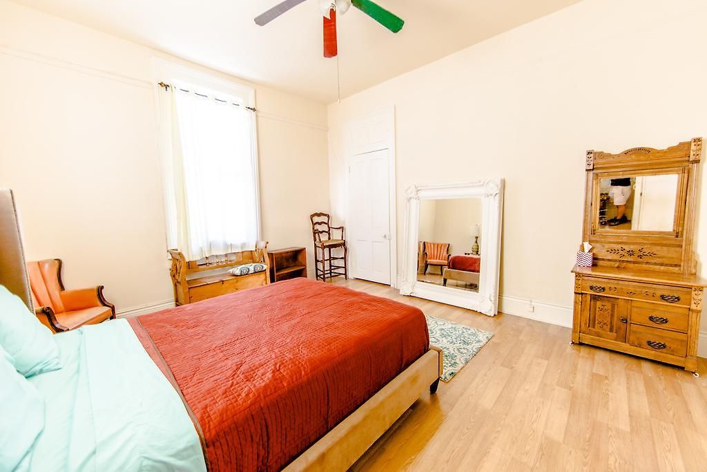 Ursulines Mansion Guest house *