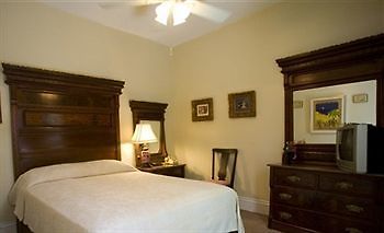 Guest house New Orleans Guest House New Orleans