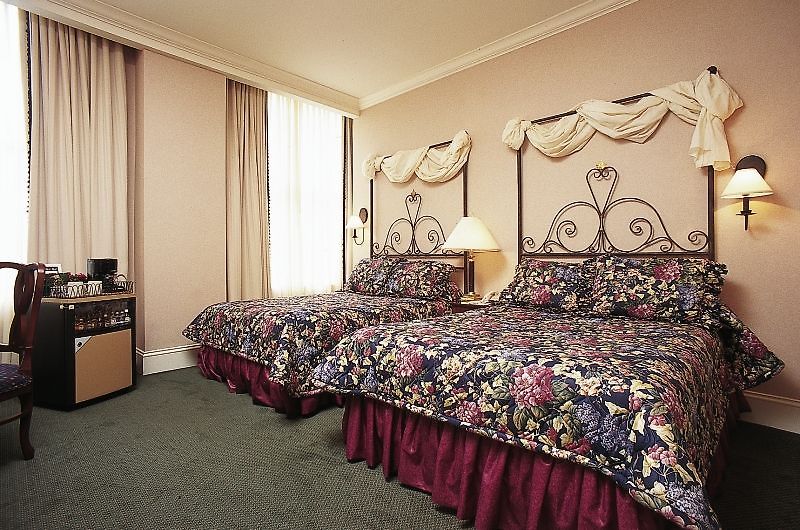 Q&c And Bar New Orleans, Autograph Collection
