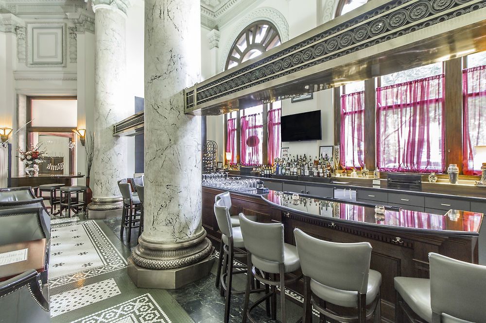 The Whitney 4*